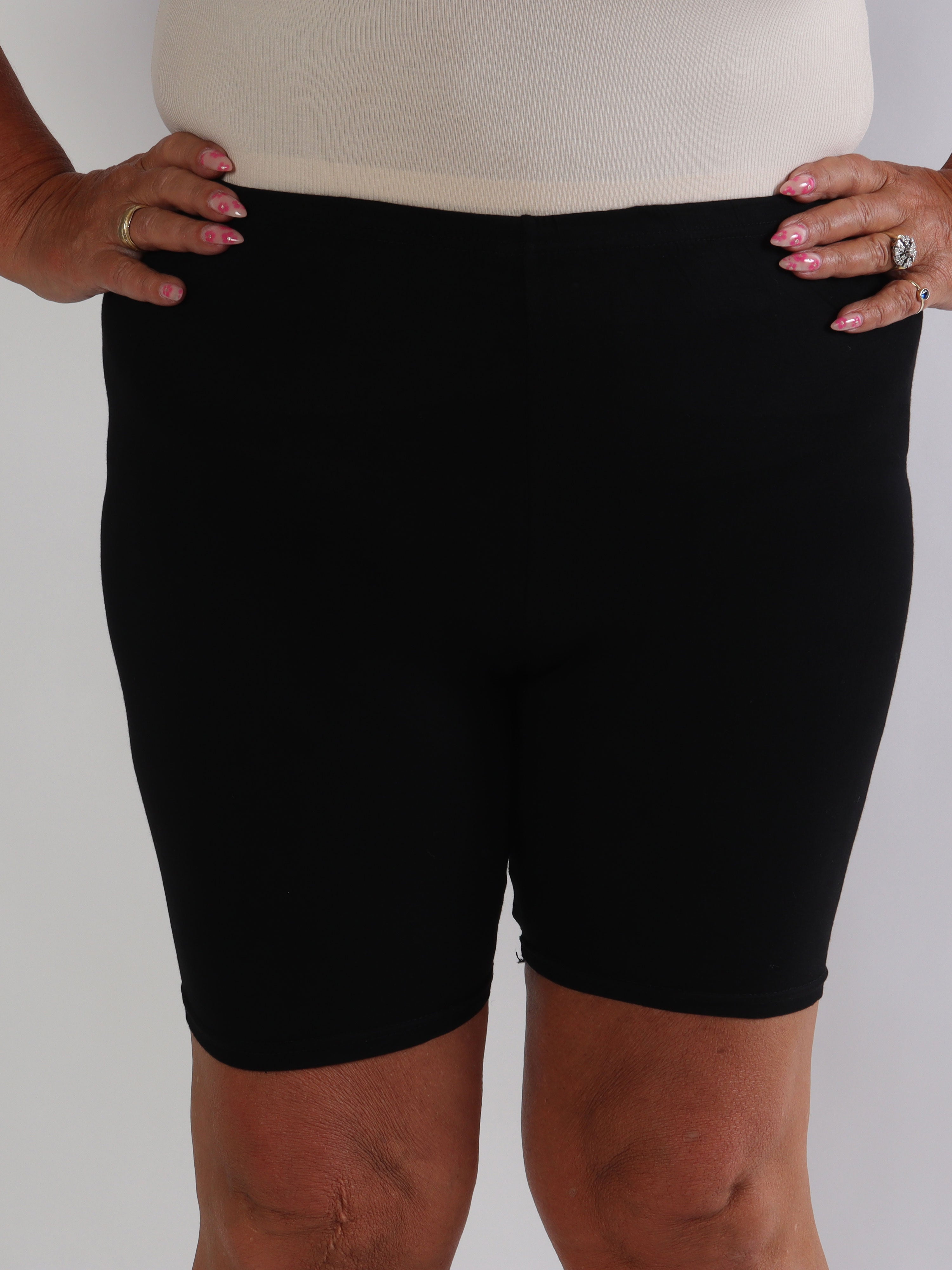 Caro - Bløde plus size cykelshorts i viskose